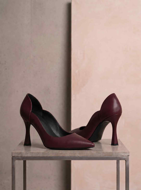 Bordo Mat Kavisli Yan Dekolteli Sivri Burun Stiletto Topuklu Ayakkabı topuk detayı