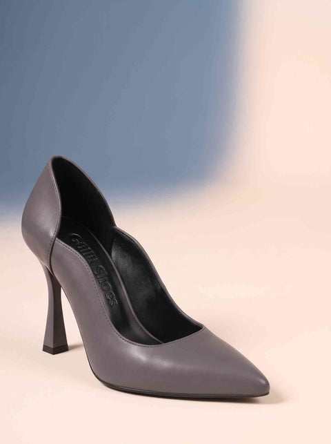 Gri Mat Kavisli Yan Dekolteli Sivri Burun Stiletto Topuklu Ayakkabı taban görünümü