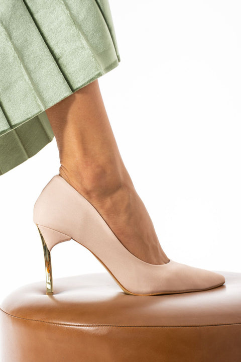 Kadın Leopar Desenli 9 cm Altın Kaplama Topuklu Stiletto – Vegan Deri, Hafızalı Ped, Şık ve Rahat