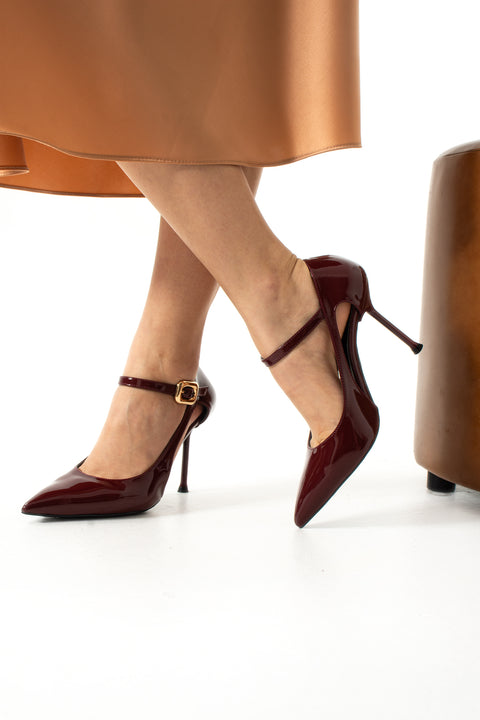 Stiletto – Bilekten Tokalı, Beyaz İnce Topuklu, Sivri Burunlu Rahat Kalıp Kadın Topuklu Ayakkabı