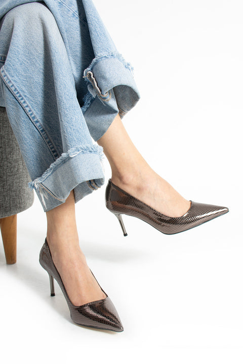 Yılan Desenli Vegan Deri Stiletto – 7cm İnce Topuklu Sivri Burun Şık ve Rahat Kadın Ayakkabı
