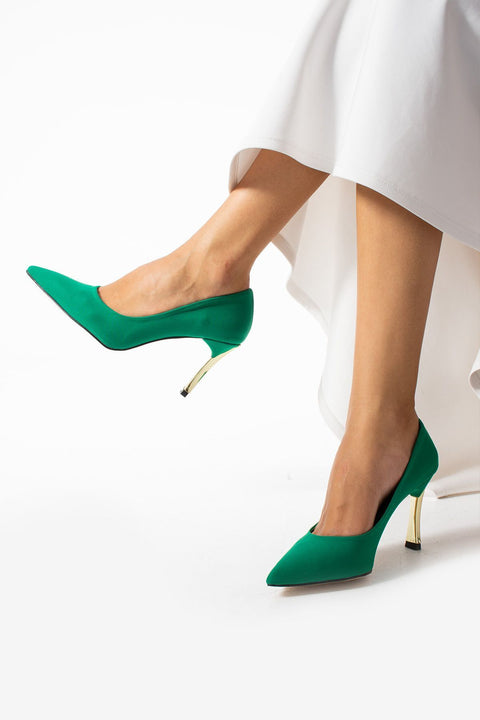 Kadın Leopar Desenli 9 cm Altın Kaplama Topuklu Stiletto – Vegan Deri, Hafızalı Ped, Şık ve Rahat