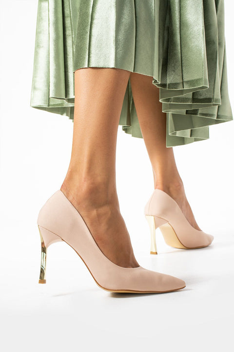 Kadın Leopar Desenli 9 cm Altın Kaplama Topuklu Stiletto – Vegan Deri, Hafızalı Ped, Şık ve Rahat