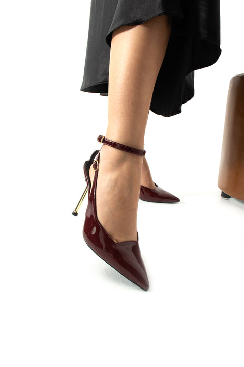 Bilekten Tokalı Stiletto – Altın Topuklu Sivri Burun Şık Kadın Ayakkabı