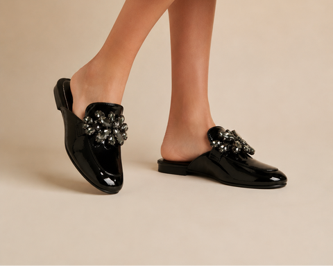 Taş İşlemeli Çiçek Detaylı Rugan Slip-On Terlik