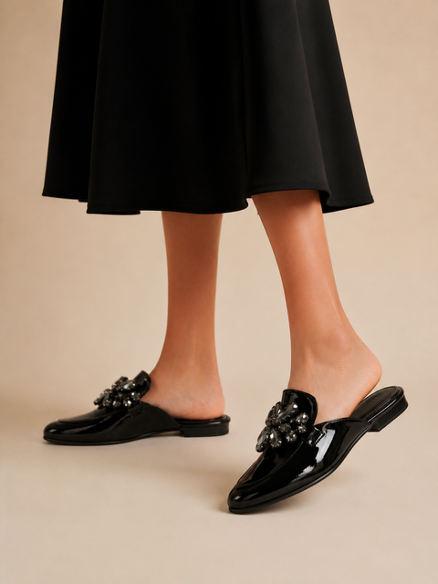 Taş İşlemeli Çiçek Detaylı Rugan Slip-On Terlik